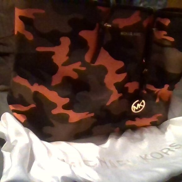 MK orange camo tote - Picture 1 of 5